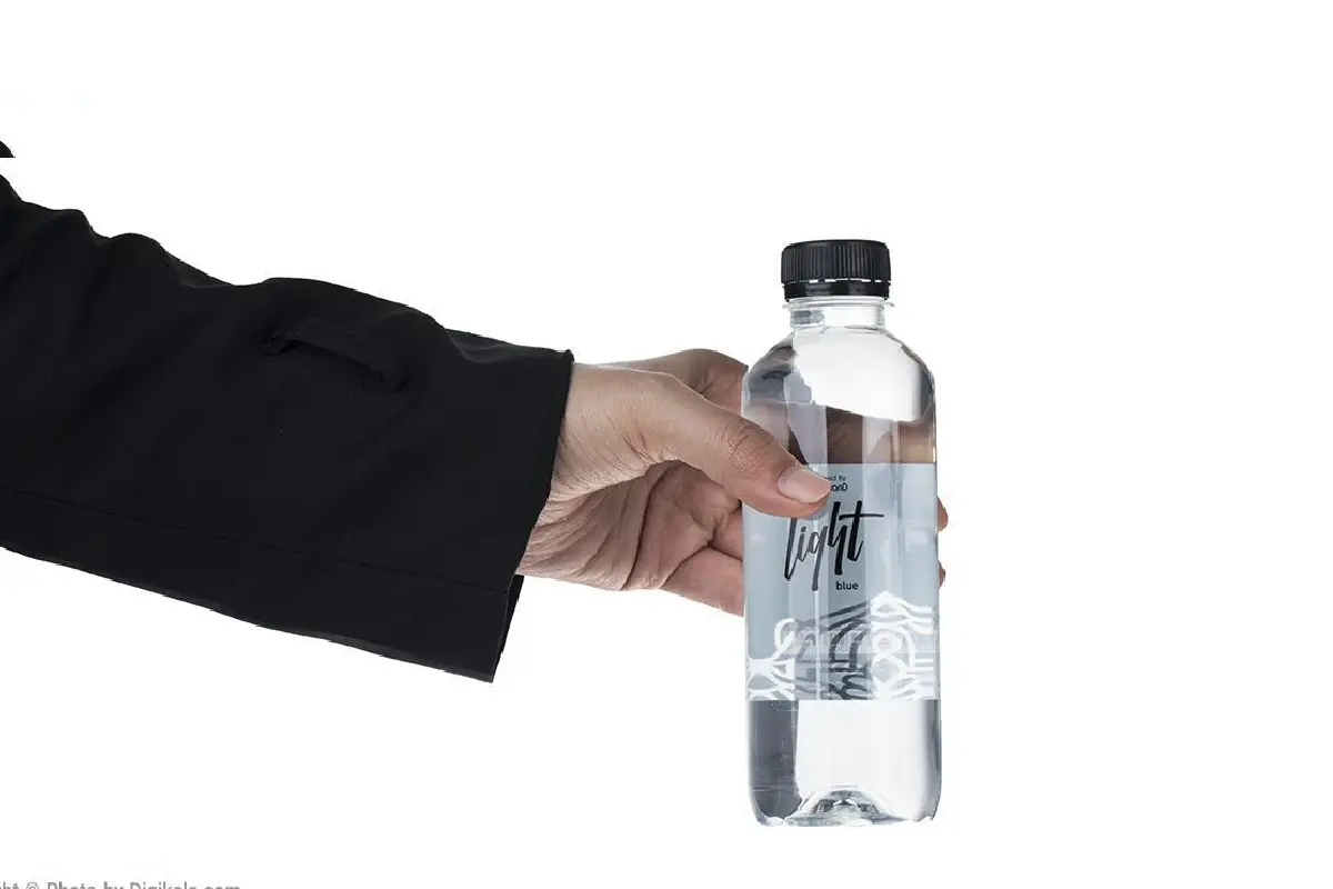 تفاوت آب آشامیدنی لایت بلو با آبهای معمولی بازار