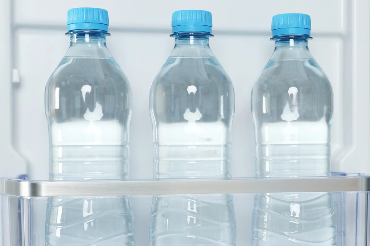 نگهداری صحیح آب بطری در خانه و سفر